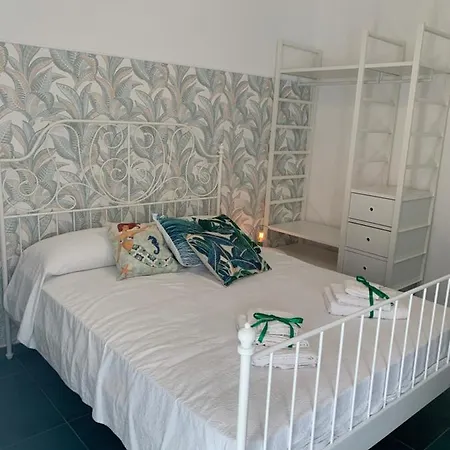 La Residenza Delle Sirene Guest house *